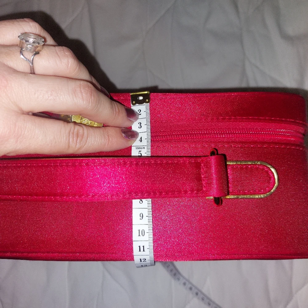 Large Cosmetic Bag Color: Red and Gold